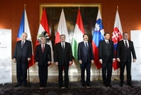 Každý z přítomných prezidentů podle české hlavy státu Miloše Zemana přispěl do diskuse svým dílem.