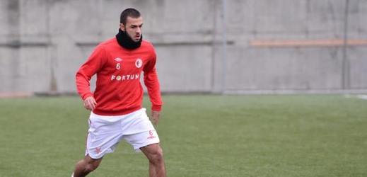 Slavia testuje obránce Krisztiána Tamáse z AC Milán.