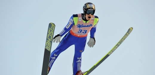 V kvalifikaci na závod Světového poháru ve skocích na lyžích v Engelbergu uspěl z českých reprezentantů pouze Jan Matura, který obsadil 28. místo.