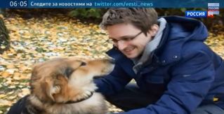 Štvanec Snowden se psem - exkluzivní foto ruské televize.