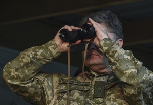 Prezident Porošenko na návštěvě u jednotek ukrajinské armády.