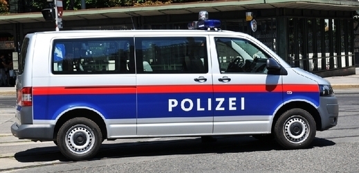 Policie ve Vídni za použití varovných výstřelů zadržela trojici Čechů (ilustrační foto).