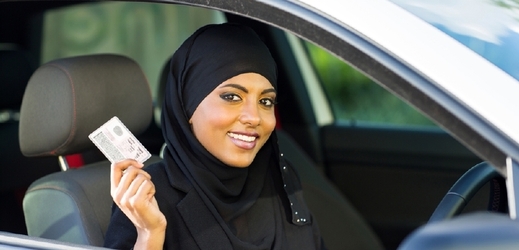 Chtěly řídit auta. Saudská Arábie ovšem ženám neumožňuje získání řidičského průkazu (ilustrační foto).
