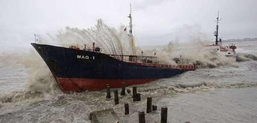 Ztroskotaná obchodní loď (ilustrační foto).