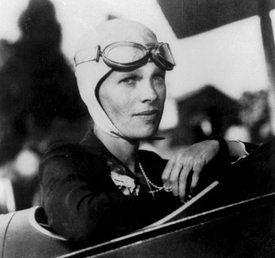 Na archivním snímku pilotka Amelia Earhartová.