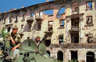 Groznyj v roce 1999 byl hromadou sutin. Dnes je to kvetoucí město.