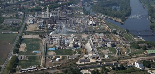 Lovochemie, největší česká továrna na hnojiva, v severočeských Lovosicích.