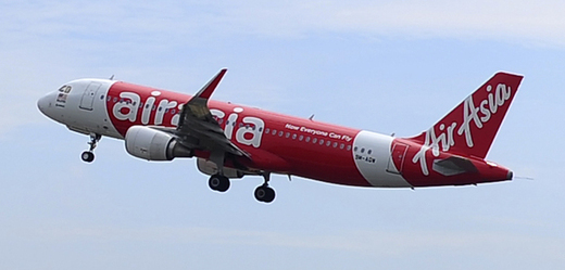Letoun společnosti AirAsia. 
