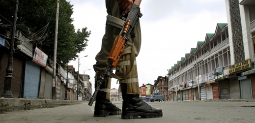 Indická pohraniční stráž zastřelila v oblasti Kašmíru třináctiletou dívku (ilustrační foto).