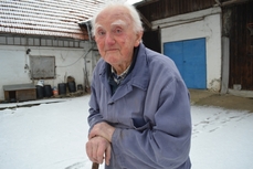 Nejstarší obyvatel Vysoké Lhoty Josef Brtna (86).