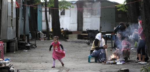 Ve Francii se pravidelně likvidují romské tábory (ilustrační foto).