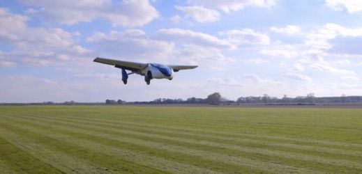 K vizi létajících aut se přiblížila slovenská firma se svým AeroMobilem 3.0.