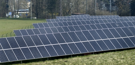 Fotovoltaické elektrárny vyrábějí pětinu veškeré zelené energie, ale berou dvě třetiny podpory.