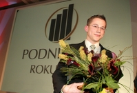 Mladičký Jan Řežáb při přebírání ceny začínající podnikatel roku v roce 2005.