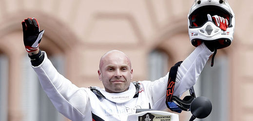 Polský motocyklový jezdec Michal Hernik zahynul ve třetí etapě Rallye Dakar.
