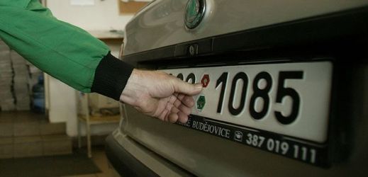 Novela zákona nechala zmizet zelenou emisní známku (ilustrační foto).