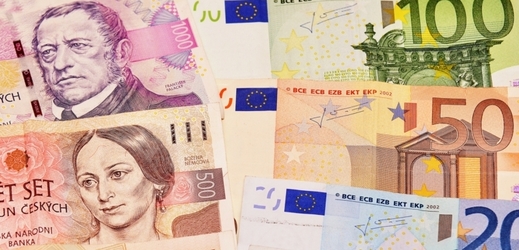 Oslabí ČNB kvůli nízké inflaci českou korunu?