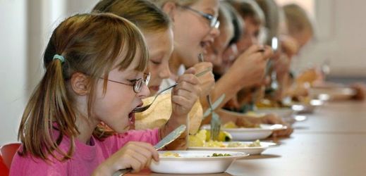 O kvalitě stravování ve školní jídelně se vedly četné debaty.