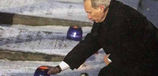 Putin v Osvětimi roku 2005.