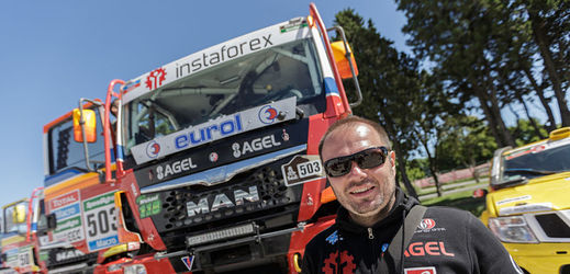 Aleš Loprais dokončil devátou etapu Rallye Dakar na pátém místě a v průběžném pořadí zůstal čtvrtý.