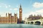 Jméno notoricky známé londýnské památky Big Ben se všeobecně používá pro celou hodinovou věž, ve skutečnosti ale označuje pouze největší zvon ve věži, který odbíjí jednou za hodinu. Údajně je pojmenován po hlavním staviteli siru Benjaminu Hallovi.