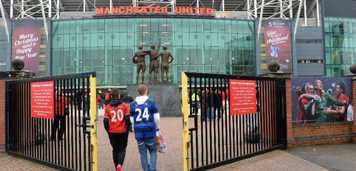 Fotbalový Manchester United propustil jednoho ze svých evropských skautů kvůli rasistickým poznámkám na sociálních sítích.