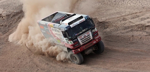 V 11. etapě Rallye Dakar byl nejrychlejším českým pilotem v kategorii kamionů Martin Kolomý.
