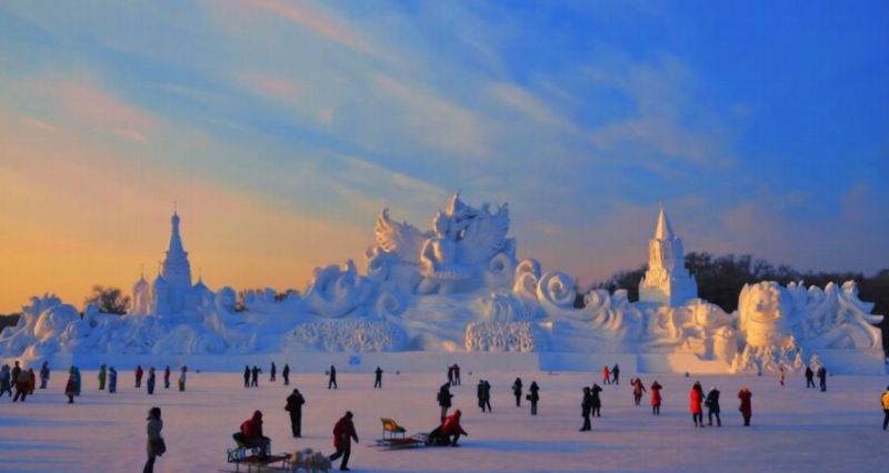 Město Charbin je považováno za nejstudenější město v Číně. Leží v severovýchodní provincii Chej-lung-ťiang, kde se průměrná teplota pohybuje v rozmezí od minus 13 do minus 23 stupňů Celsia. Nachází se totiž blízko Ruska.