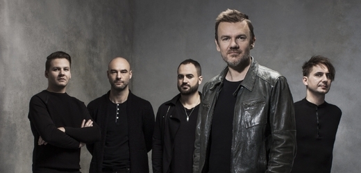 Michal Hrůza na turné s kapelou zkouší již od propuštění z nemocnice.