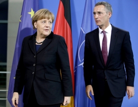 Angela Merkelová a Jens Stoltenberg.