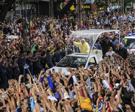 Papež svou čtyřdenní návštěvu Filipín věnoval chudým.