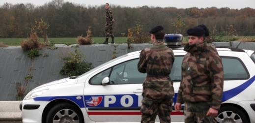 Francouzská policie zatkla pět Čečenců pro podezření z teroristické činnosti (ilustrační foto). 