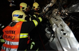 Pětadvacetiletý řidič zahynul při nehodě automobilu Porsche Cayenne.