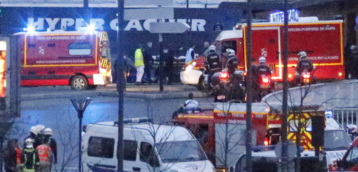 Teroristické útoky v Paříži vyděsily Francouze.