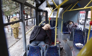Mrtví v autobuse v Doněcku.