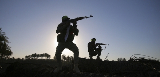 Členové irácké milice bojující proti Islámskému státu.