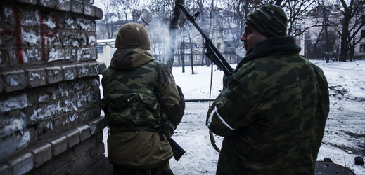 Proruští separatisté v bojích u letiště v ukrajinském Doněcku.