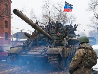 Domobranci na tanku T-70 v Doněcku.