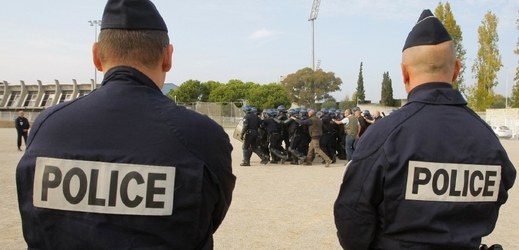 Francouzská policie má napilno, islamofobie se šíří společností (ilustrační foto).