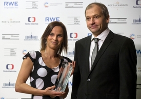 Klaudia Dudová převzala cenu za hlavní roli od kolegy Marka Taclíka (film Cesta ven).