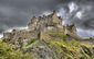 Edinburský hrad je majestátní pevnost zbudovaná na Hradní skále. Stal se neodmyslitelným symbolem hlavního města Skotska.