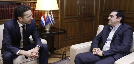Řecký premiér Alexis Tsipras (vpravo) při setkání s šéfem eurozóny Jeroenem Dijsselbloem.
