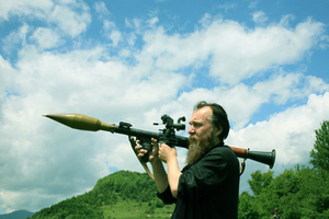 Dugin pózuje s protitankovou střelou v Jižní Osetii.
