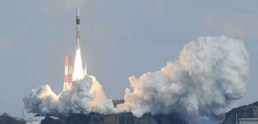 Start japonské rakety H2A se špionážní družicí.