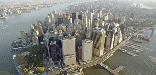 Celkový pohled na dolní Manhattan v New Yorku.