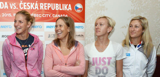 Výběr kapitána Petra Pály. Zleva: Karolína Plíšková, Lucie Hradecká, Tereza Smitková a Denisa Allertová.