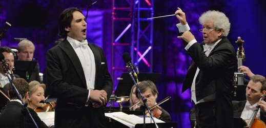 Operní pěvec Adam Plachetka (vlevo) patří mezi největší naděje české opery.