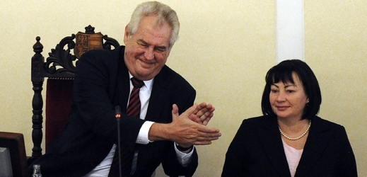 Prezidenta Miloše Zemana bude doprovázet i první dáma.