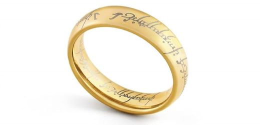 Známý kouzelný prsten z trilogie Pán prstenů či Hobita.