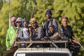 Nigerijská skupina Vigilantes bojující proti Boko Haram.